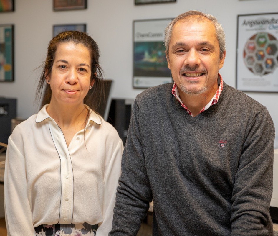 Molecular material with magnetoelectric coupling at room temperature unveiled Molecular material with magnetoelectric coupling at room temperature unveiled