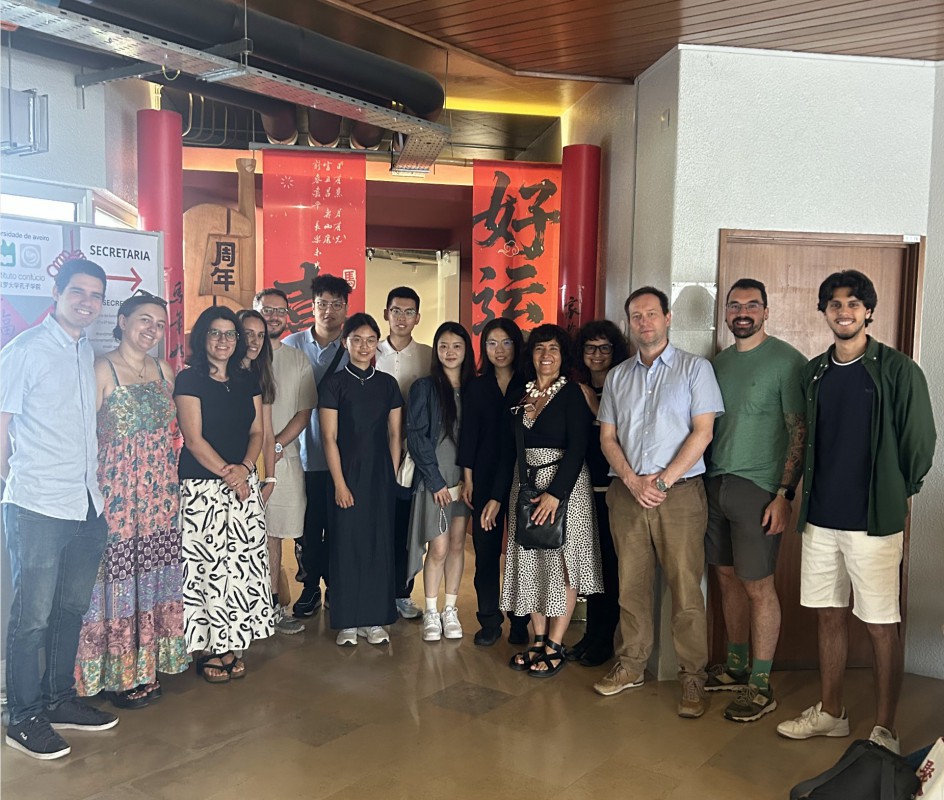 Image Zhejiang University students explore research and innovation at Aveiro