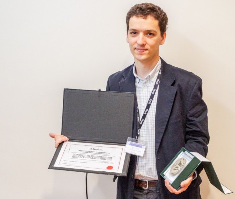 João Tedim recebe Prémio Jovem Investigador em Eletroquímica 2013 Image João Tedim recebe Prémio Jovem Investigador em Eletroquímica 2013