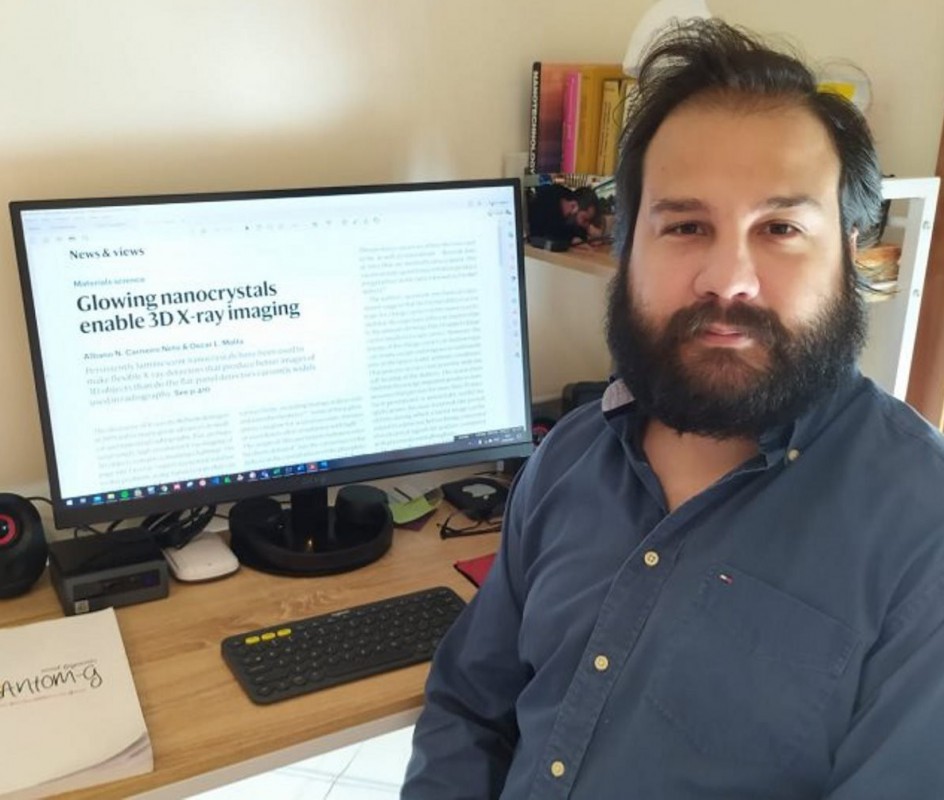 3D X-ray imaging using luminescent nanocrystals based sensors in the spotlight 3D X-ray imaging using luminescent nanocrystals based sensors in the spotlight