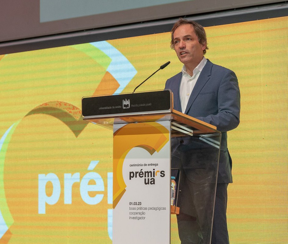 Paulo Ribeiro Claro e Sónia Ventura distinguidos na 3ª edição dos Prémios UA Image Paulo Ribeiro Claro e Sónia Ventura distinguidos na 3ª edição dos Prémios UA